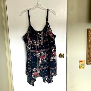 Beautiful tank tunic with nice zipper detail.